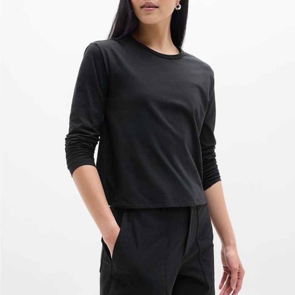 Athleta Essential Top Black Long Sleeve Crewneck tshirt